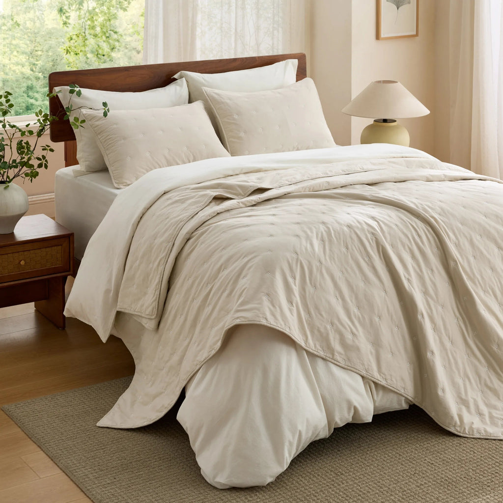 Cotton Clover Quilt Set