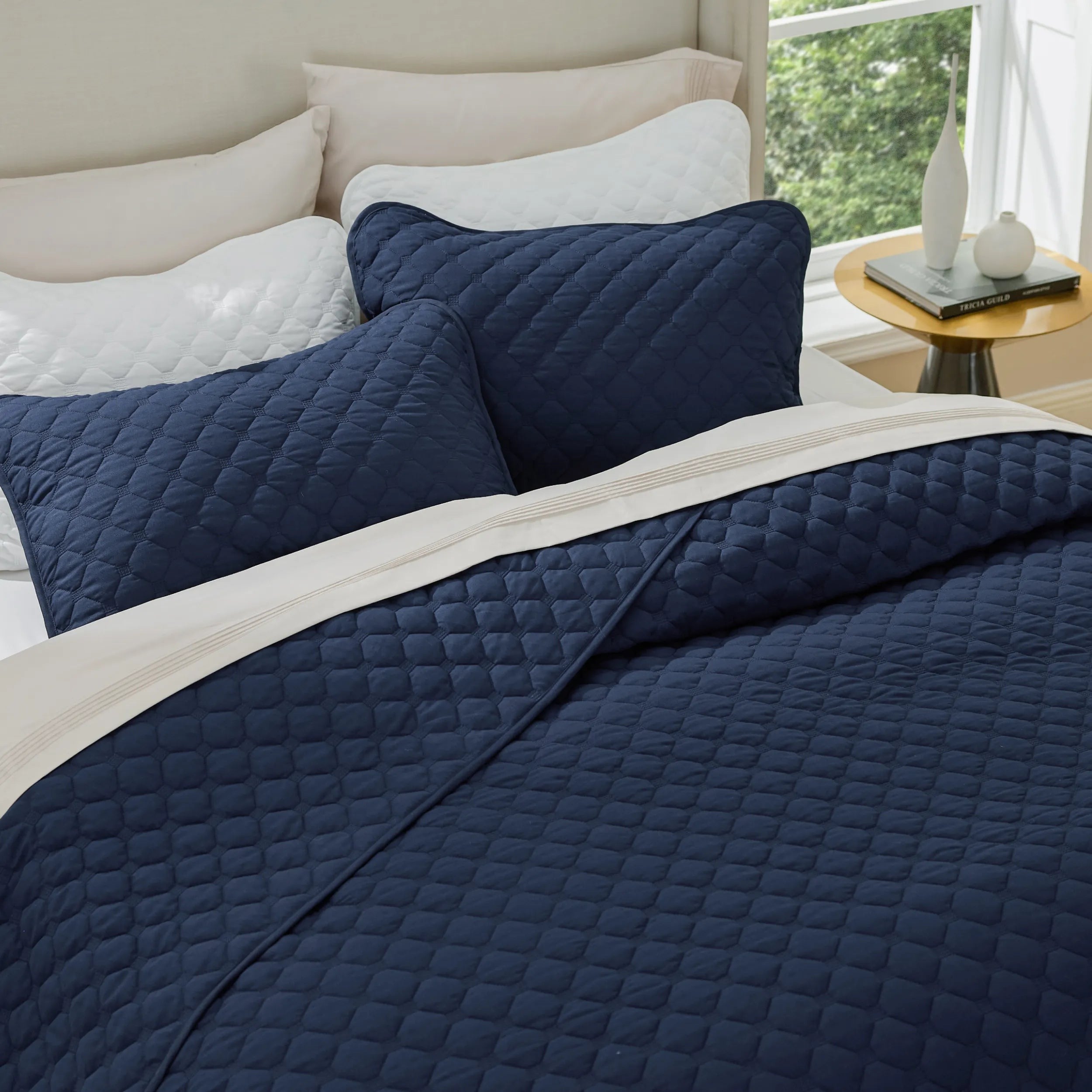 Classic Honeycomb Quilt Set