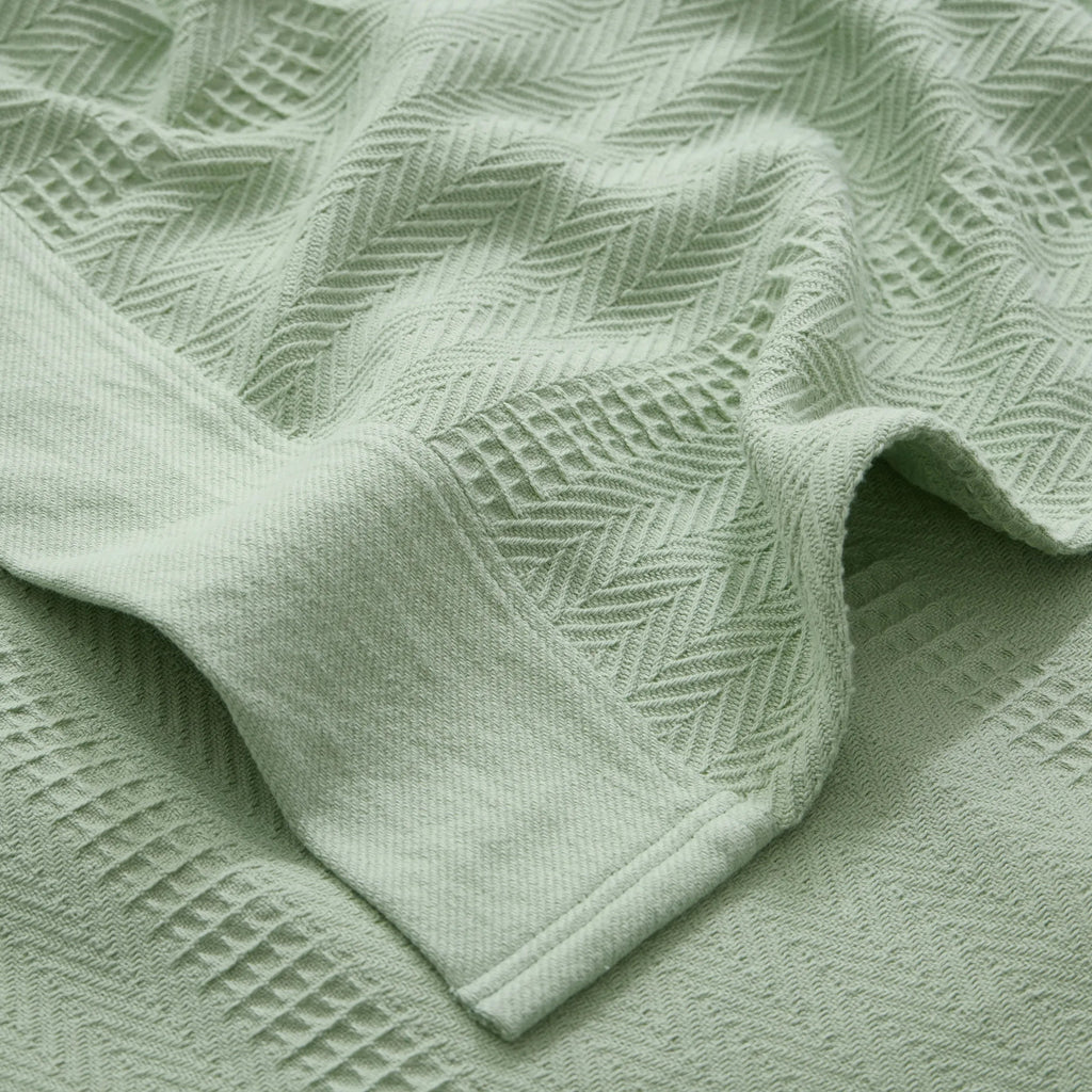 PureWovenTM Organic Cotton Waffle Herringbone Blanket