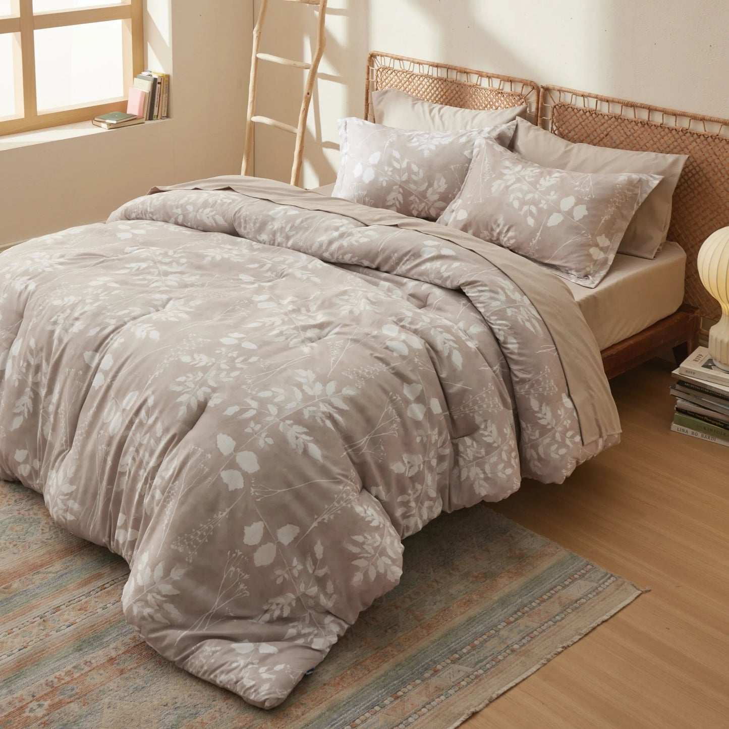 Elegant Floral Comforter Sets
