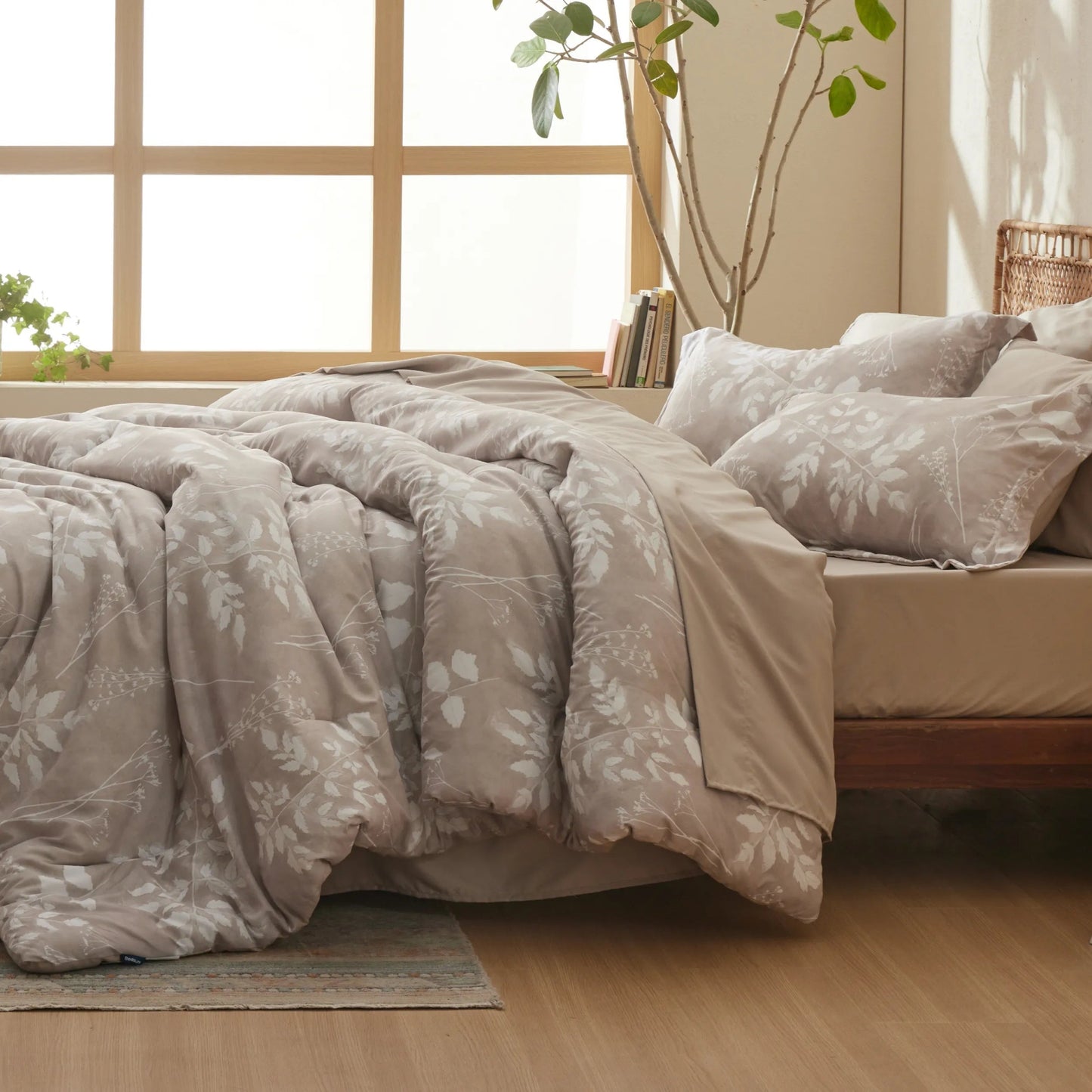 Elegant Floral Comforter Sets