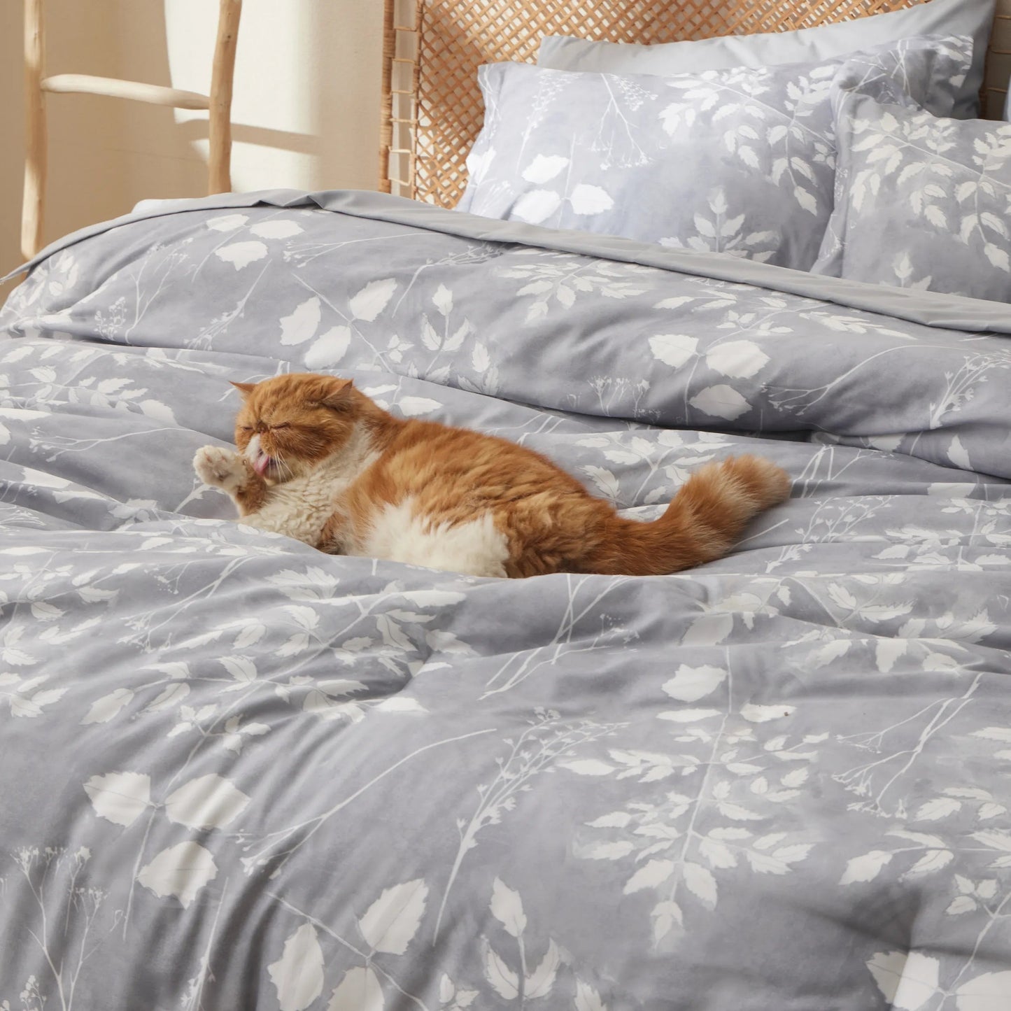 Elegant Floral Comforter Sets