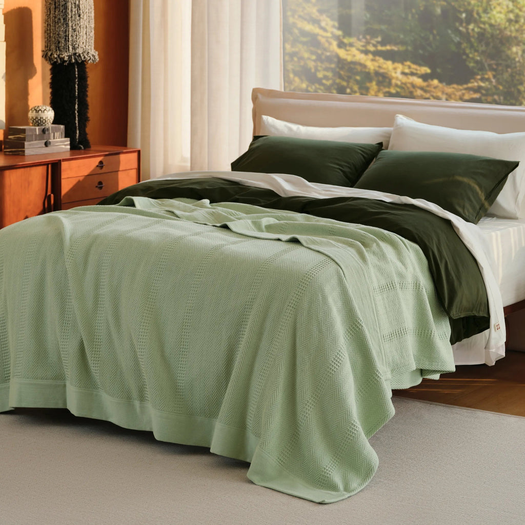 PureWovenTM Organic Cotton Waffle Herringbone Blanket
