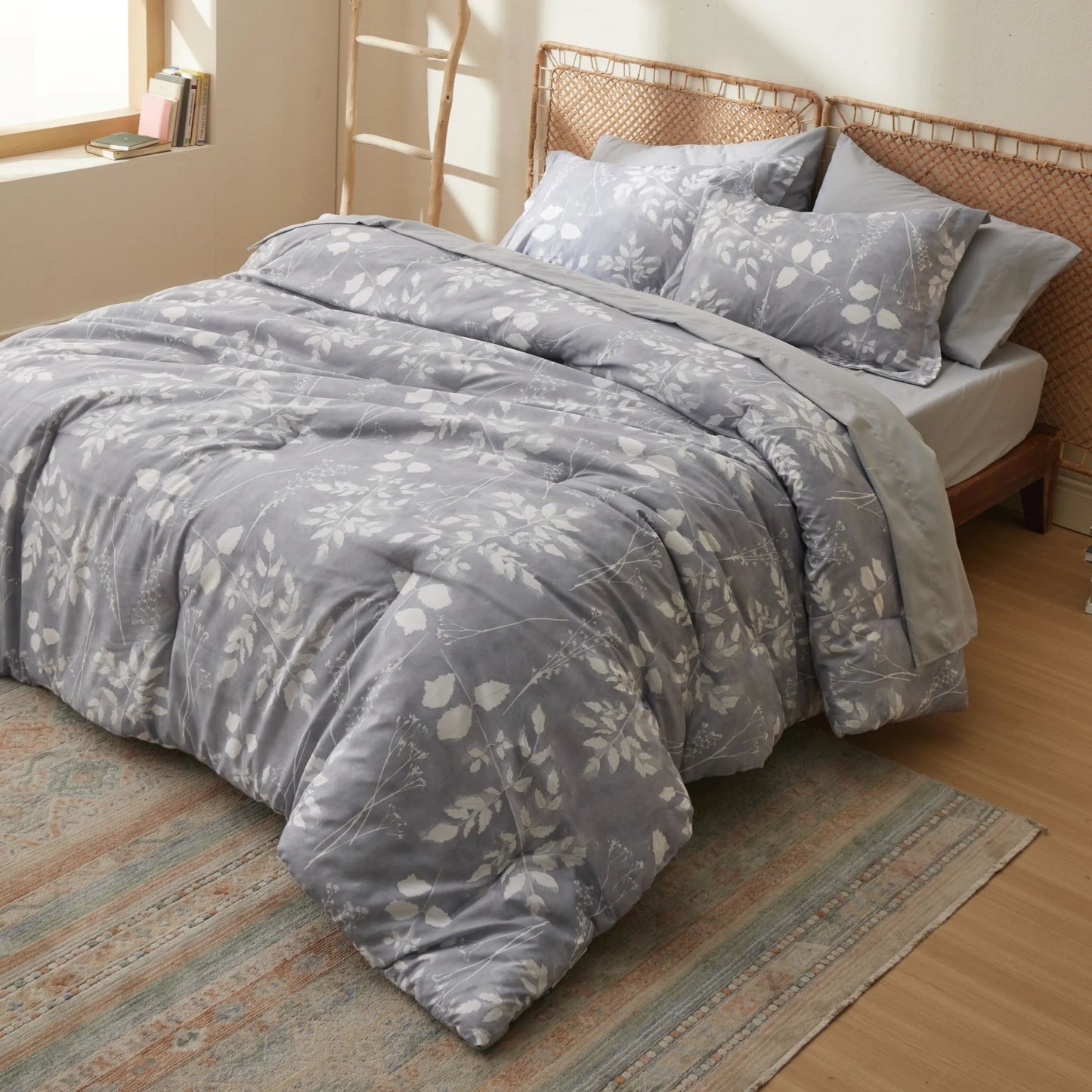 Elegant Floral Comforter Sets