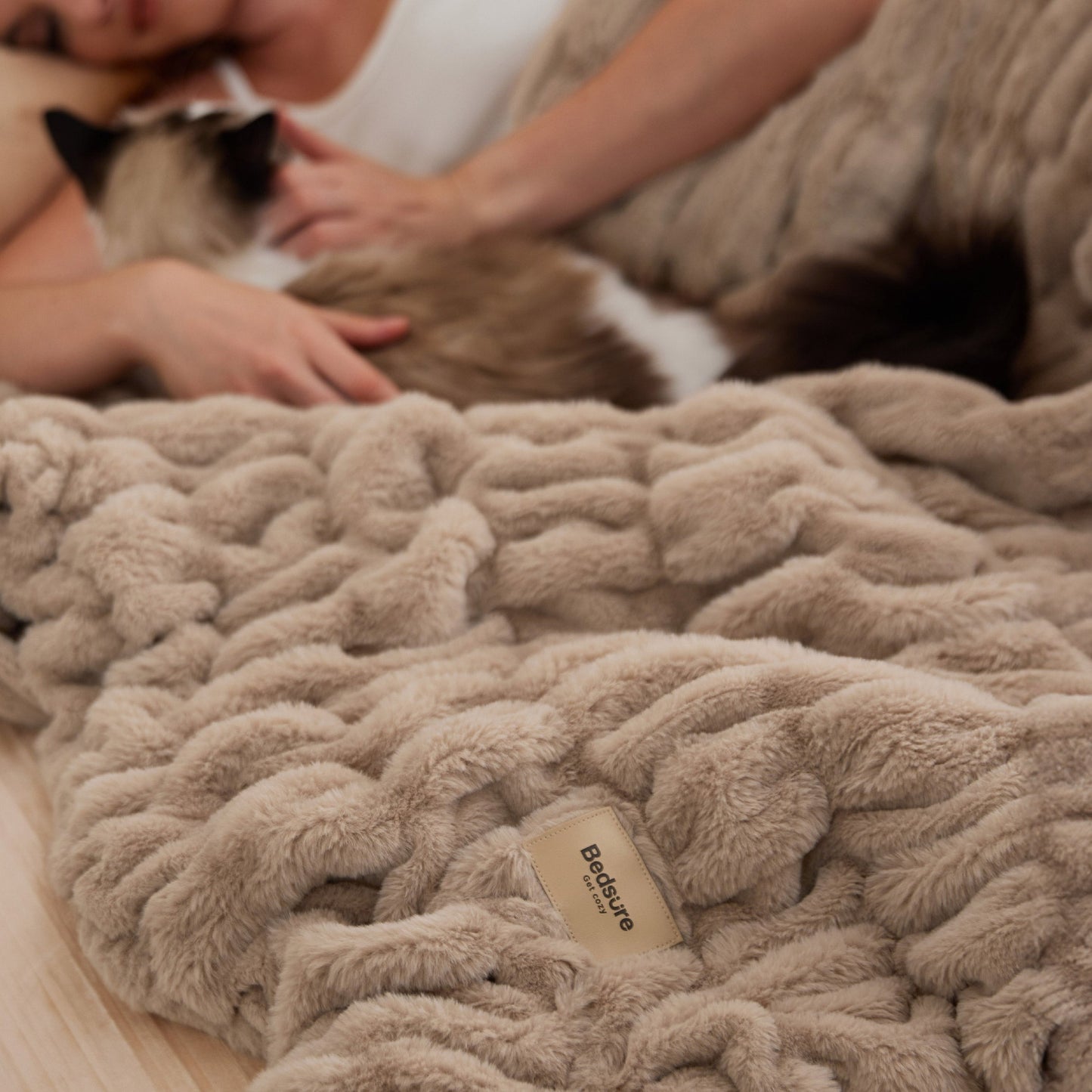 Double-sided Faux Fur Ruched Blanket
