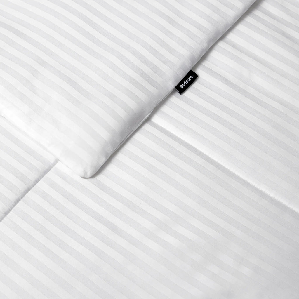 Weightless Comfy Striped Quilt