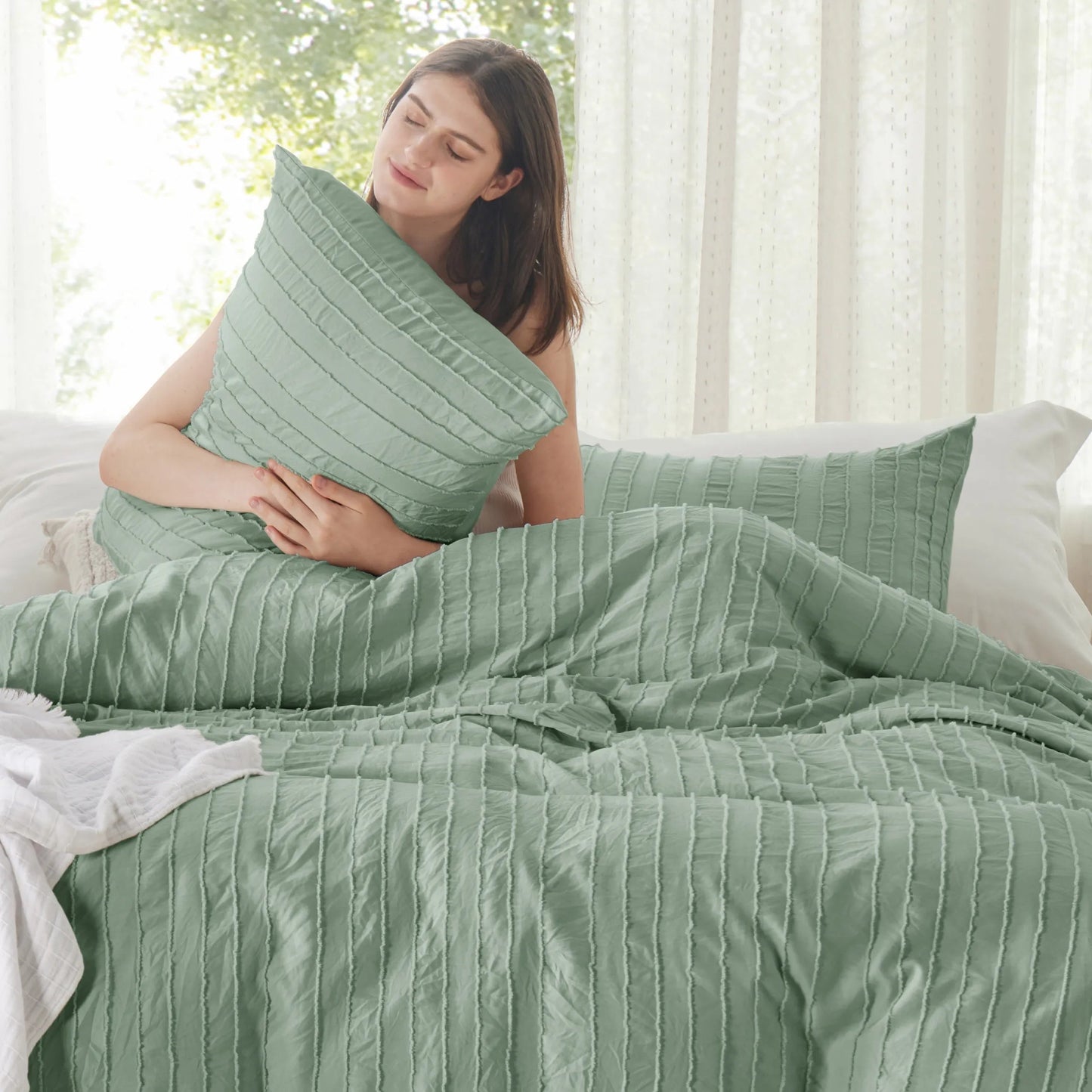 Striped Tufted Embroidery Duvet Cover Set