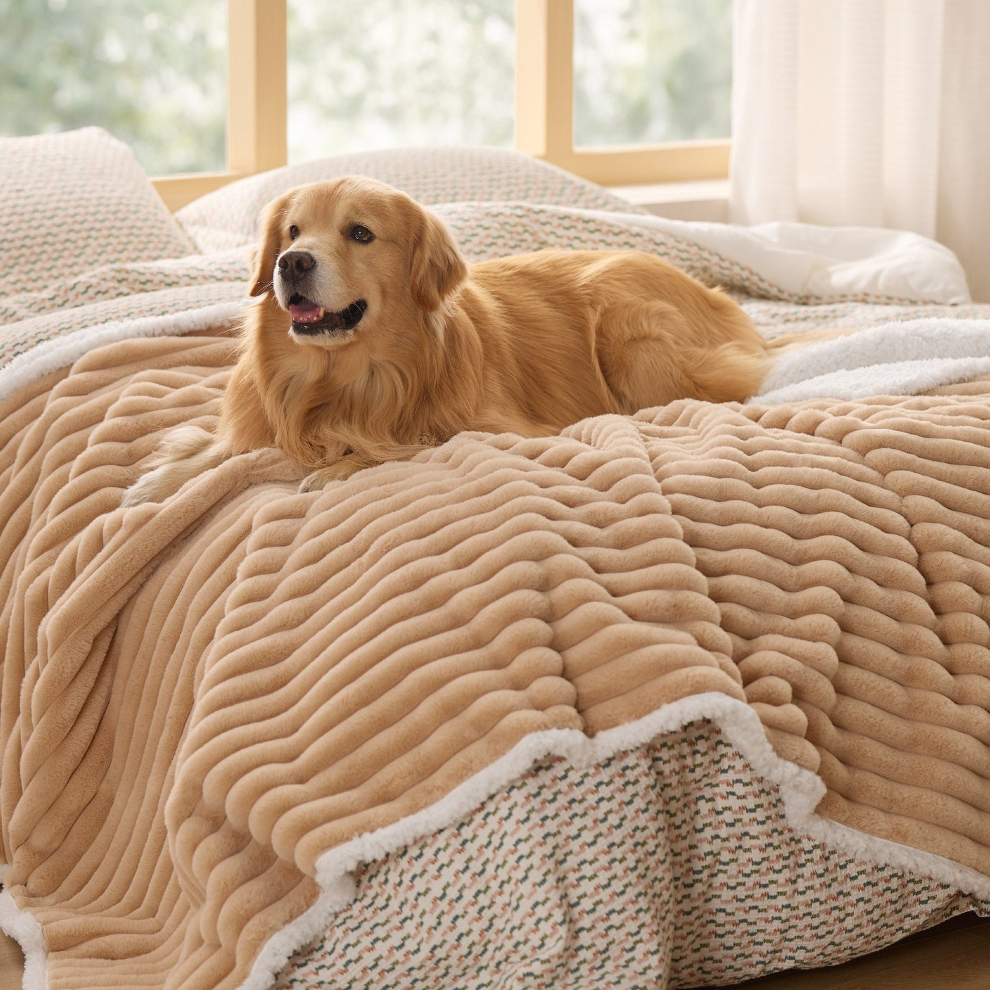 ComfyFleeceTM Waterproof Pet Blanket