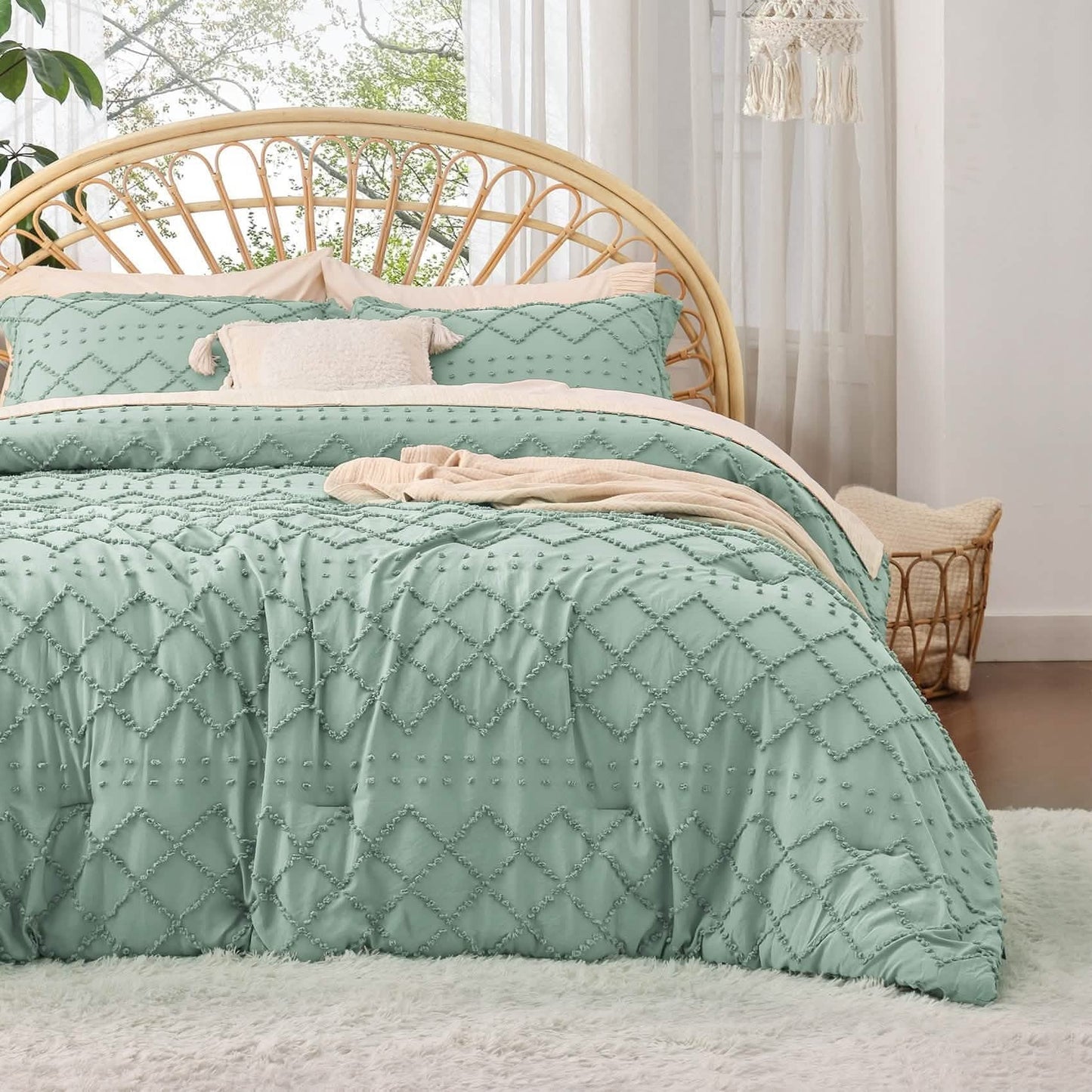 Tufted Embroidery Comforter Set