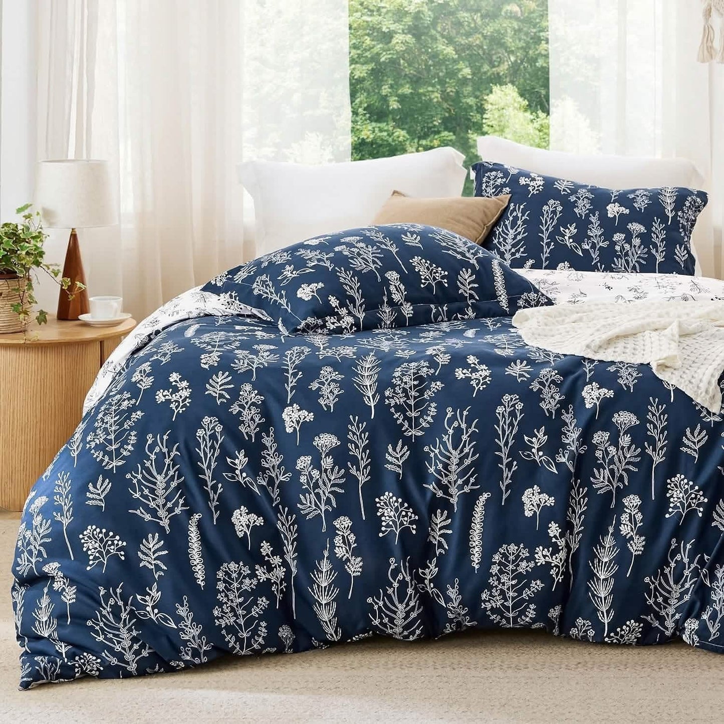 Reversible Floral Print Comforter Set
