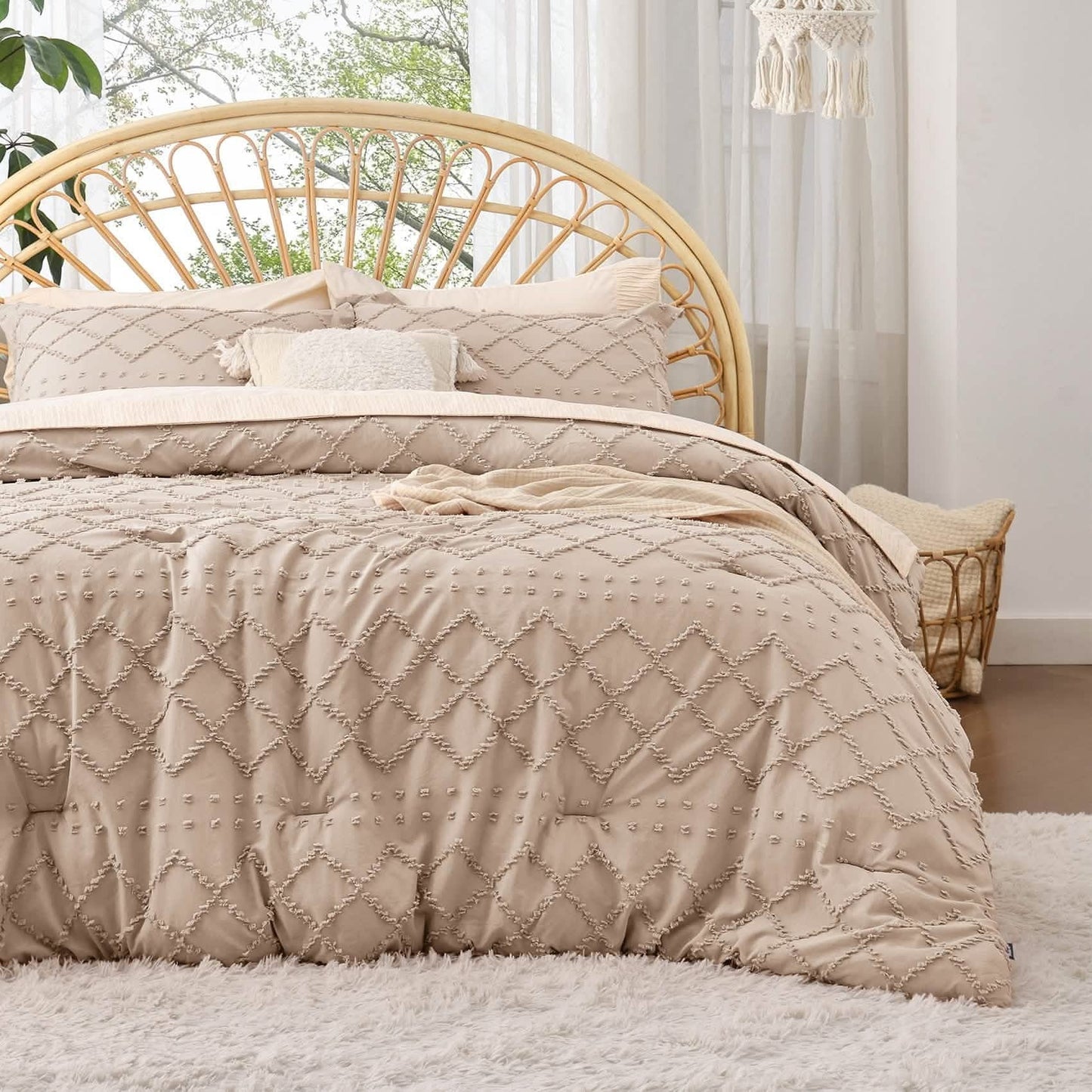 Tufted Embroidery Comforter Set