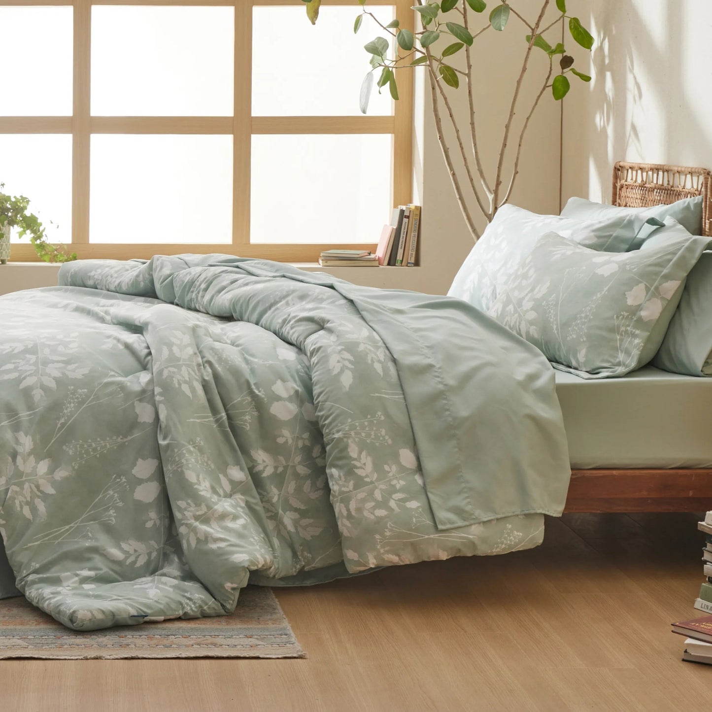 Elegant Floral Comforter Sets