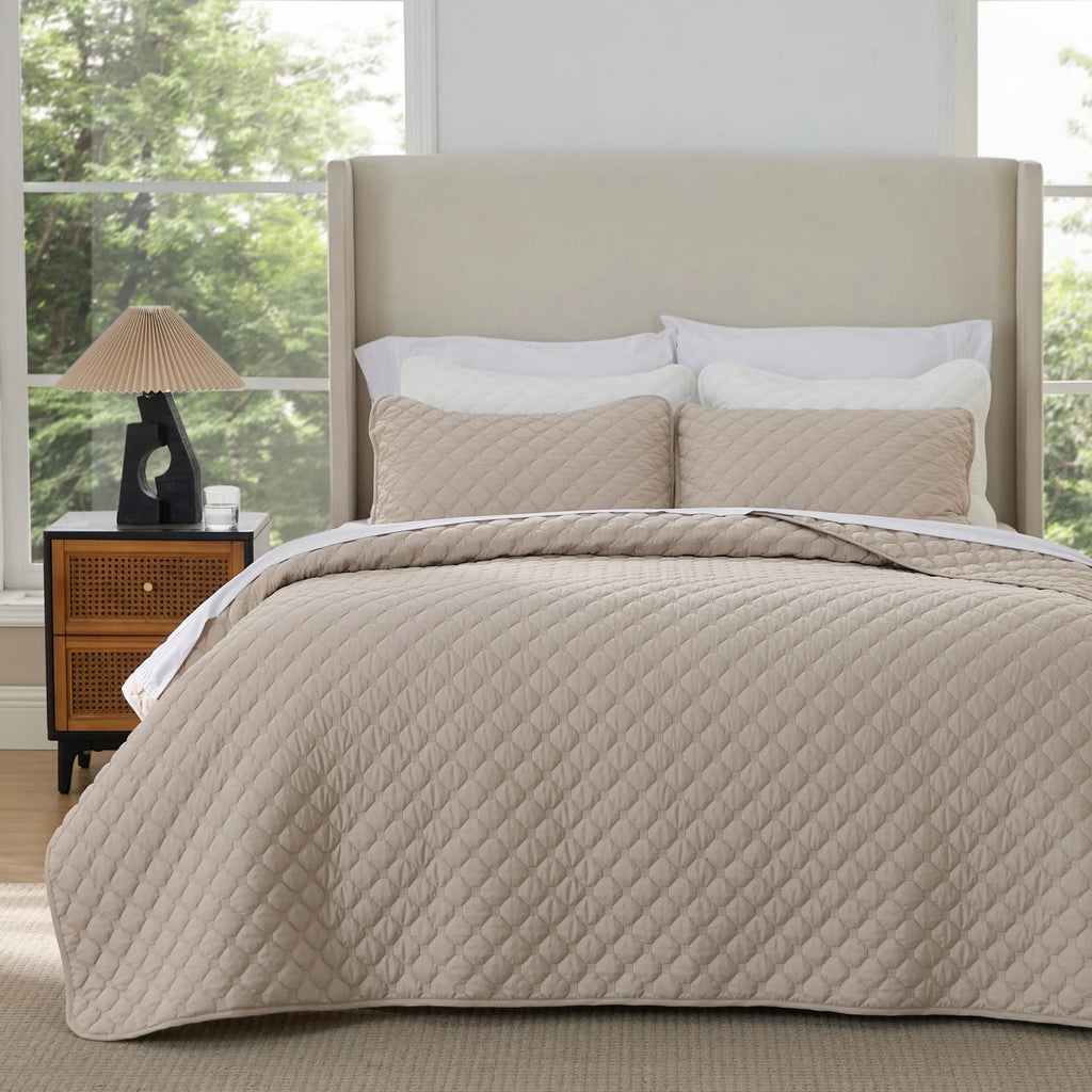 Classic Honeycomb Quilt Set