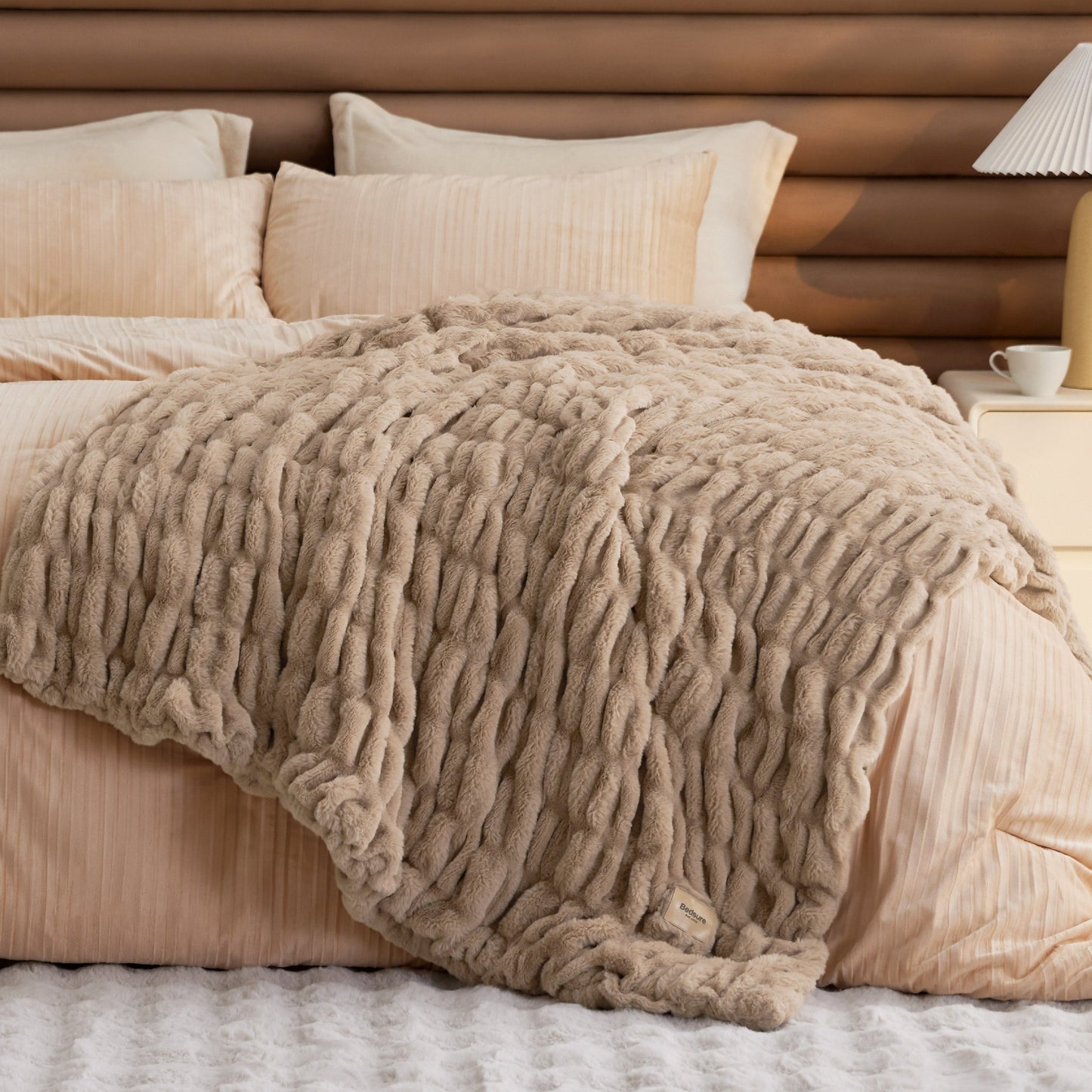 Double-sided Faux Fur Ruched Blanket