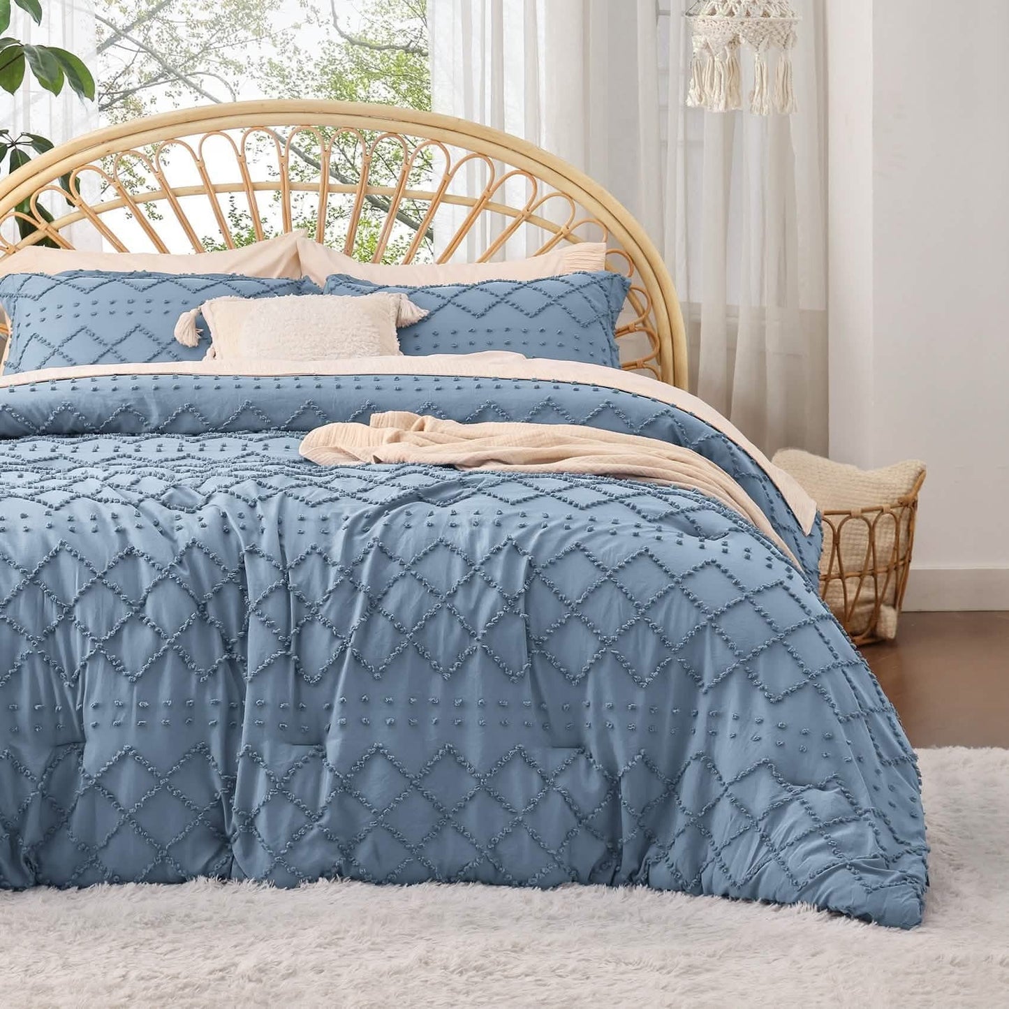 Tufted Embroidery Comforter Set