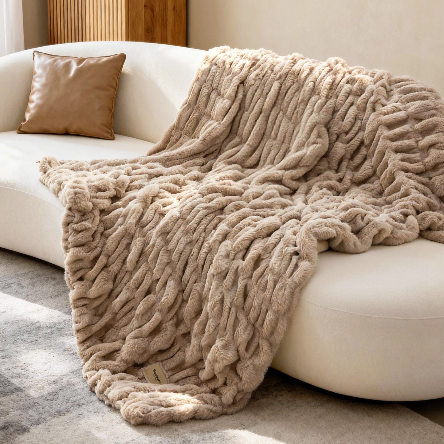 Double-sided Faux Fur Ruched Blanket