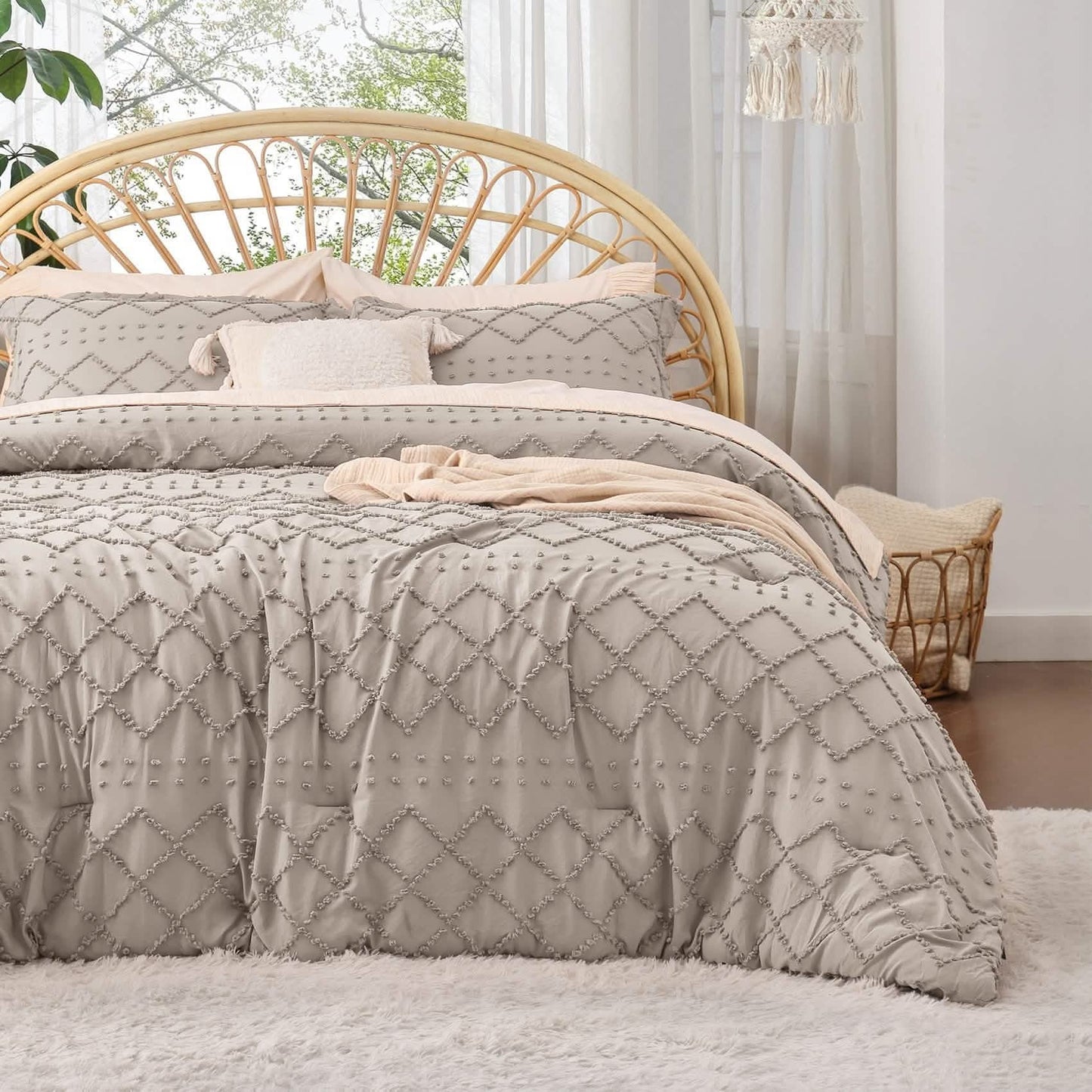 Tufted Embroidery Comforter Set
