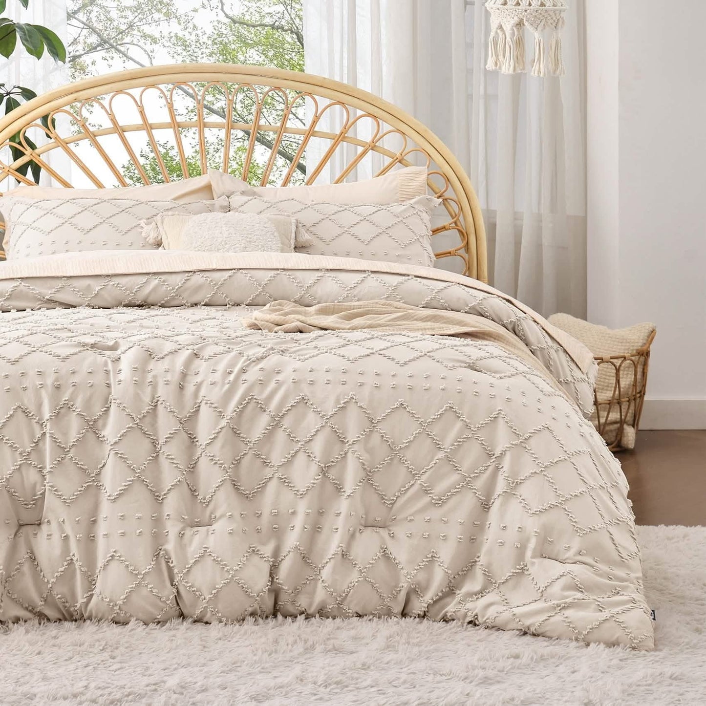 Tufted Embroidery Comforter Set
