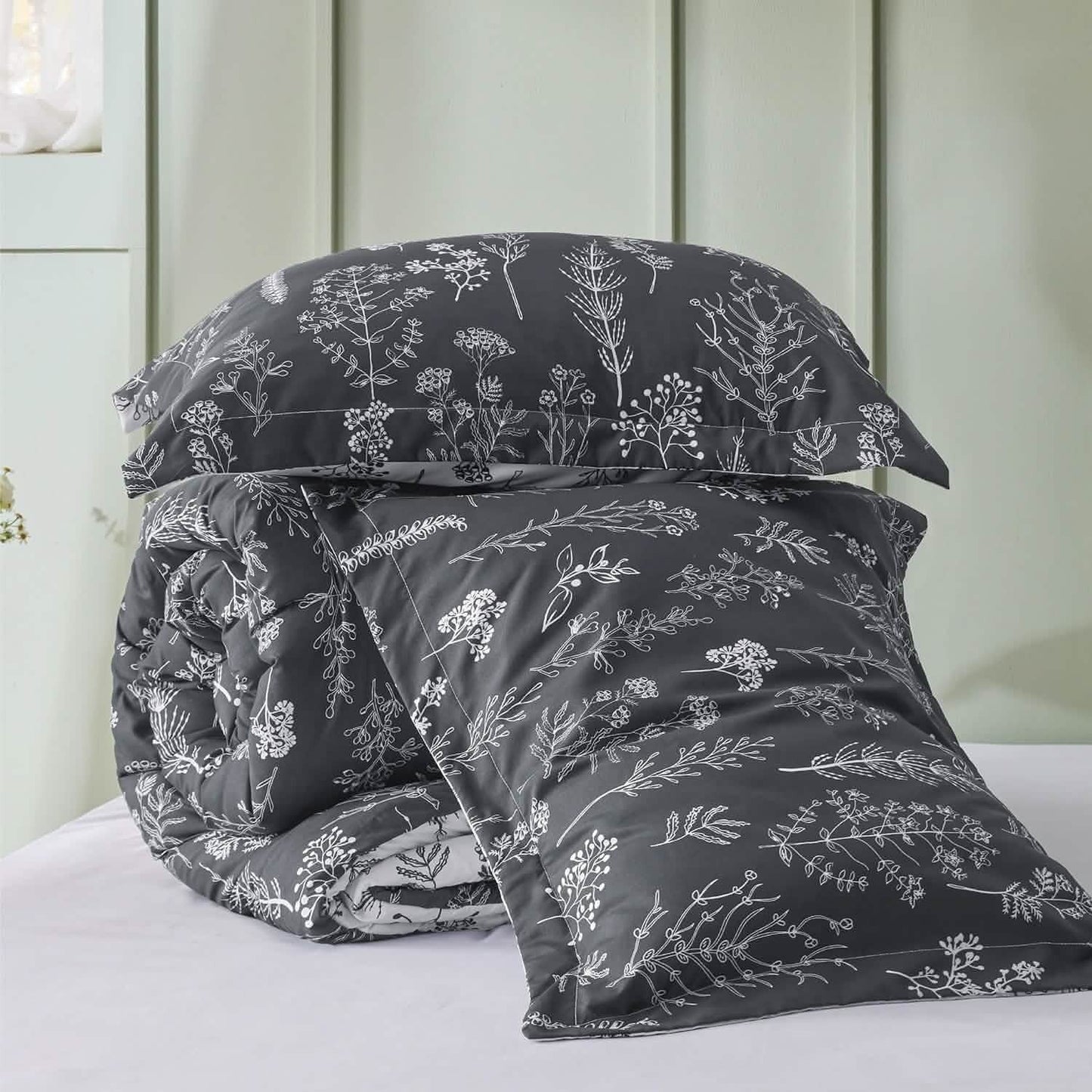 Reversible Floral Print Comforter Set